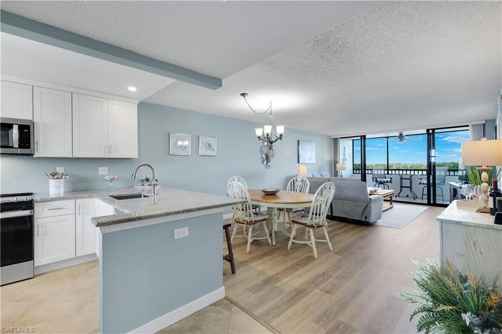 THE PALMS OF BAY BEACH - Residential
