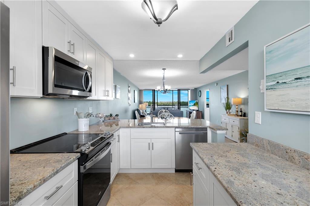 THE PALMS OF BAY BEACH - Residential