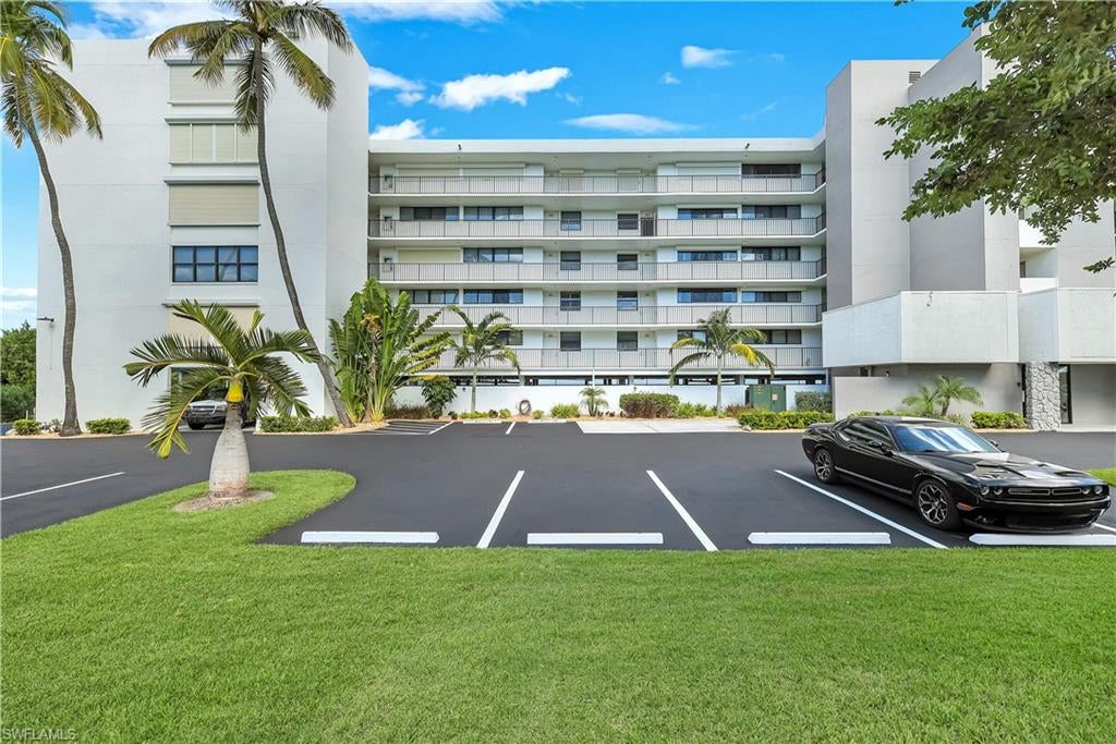THE PALMS OF BAY BEACH - Residential