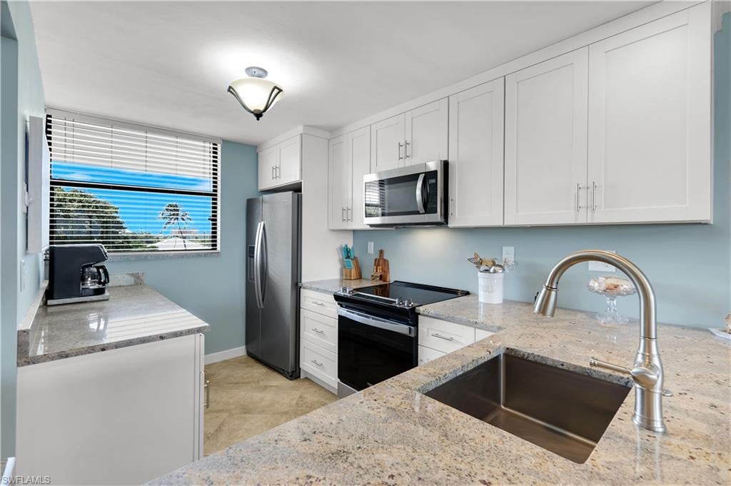 THE PALMS OF BAY BEACH - Residential