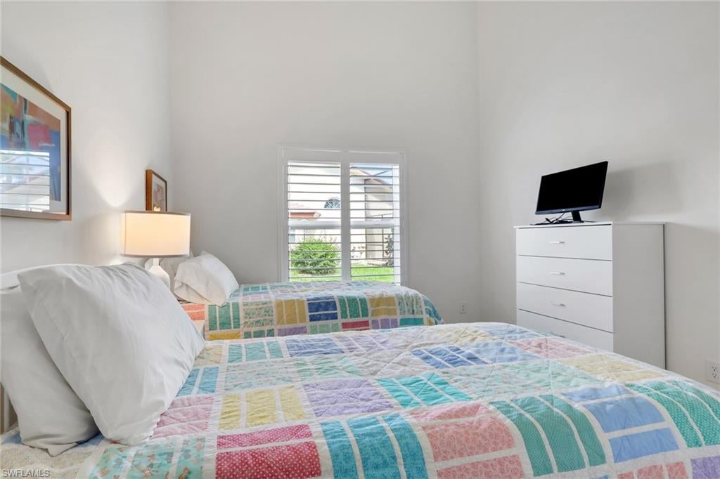 KELLY GREENS - Residential