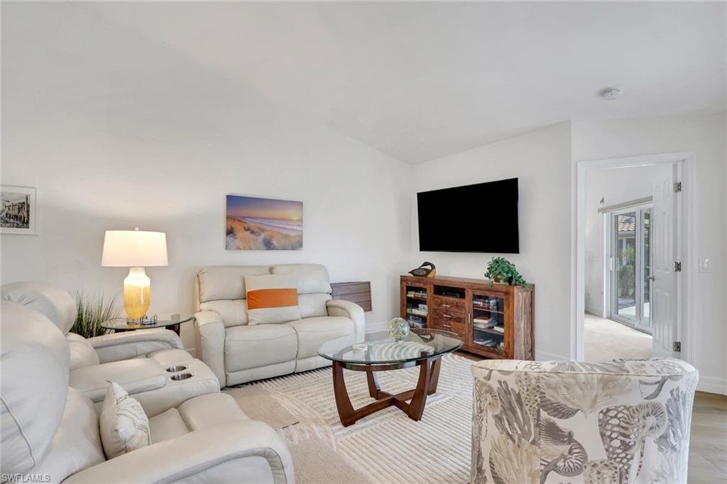 KELLY GREENS - Residential