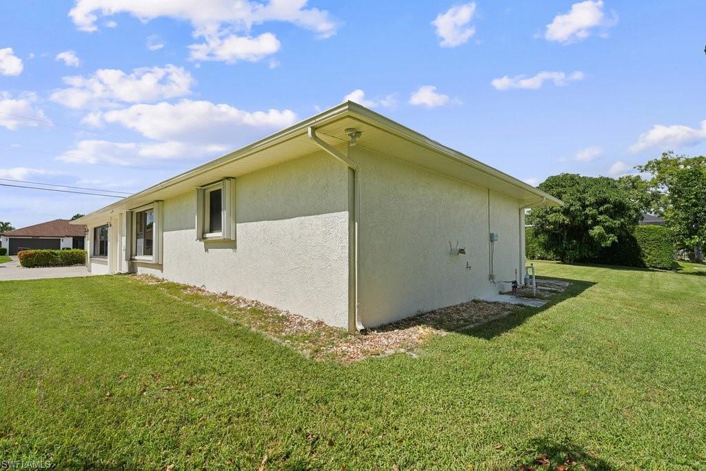 CAPE CORAL - Residential