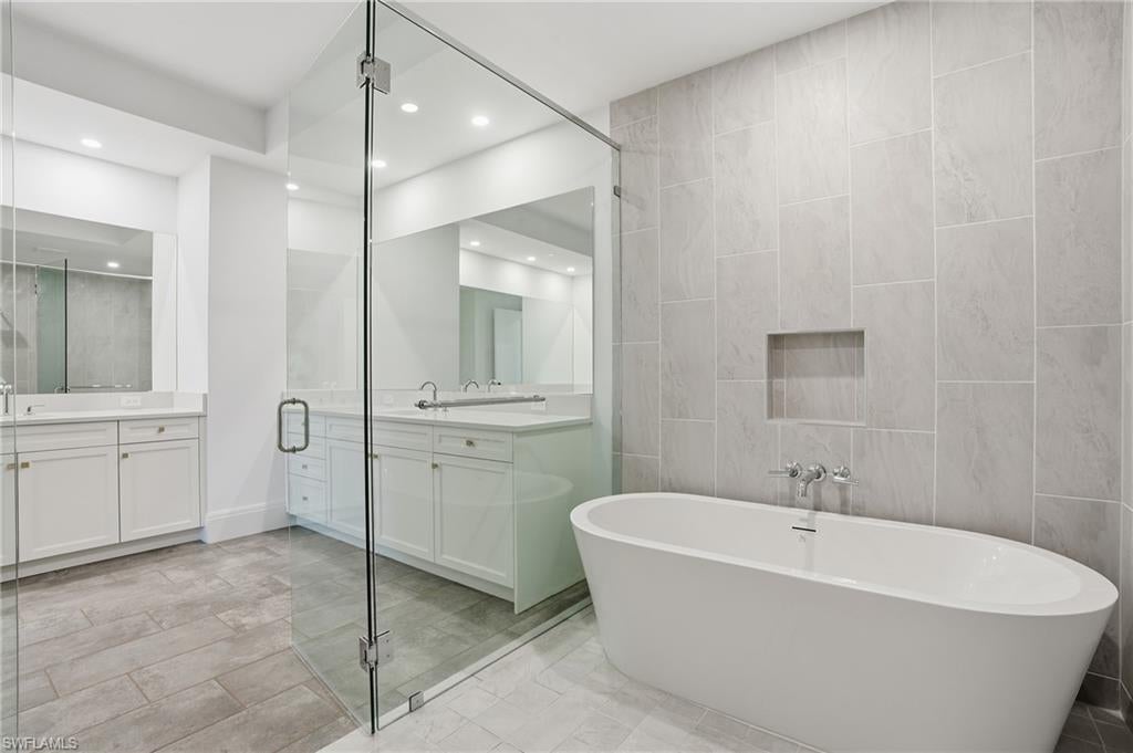 INFINITY AT THE COLONY - Residential