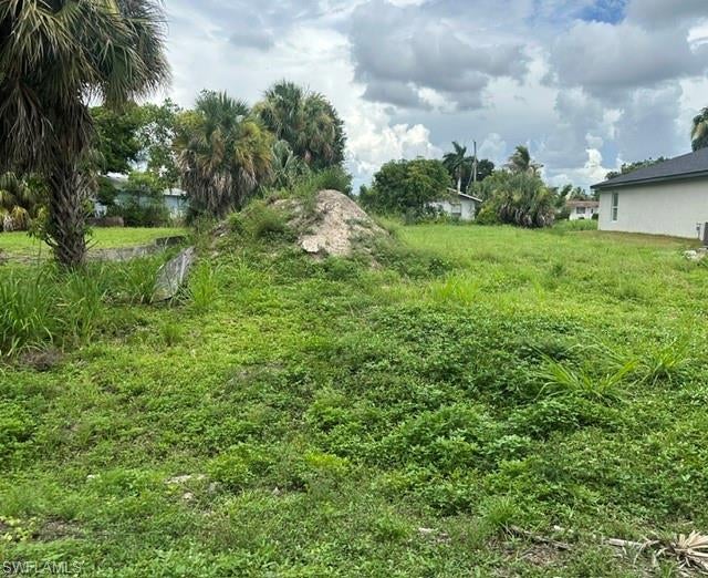 ATTENTION INVESTOR’S, BUILDER’S…… Great opportunity to build your dream home or investment property in one of the most growing areas in Southwest Florida in the heart of downtown Fort Myers. Close to schools, restaurants, shopping, & I75.