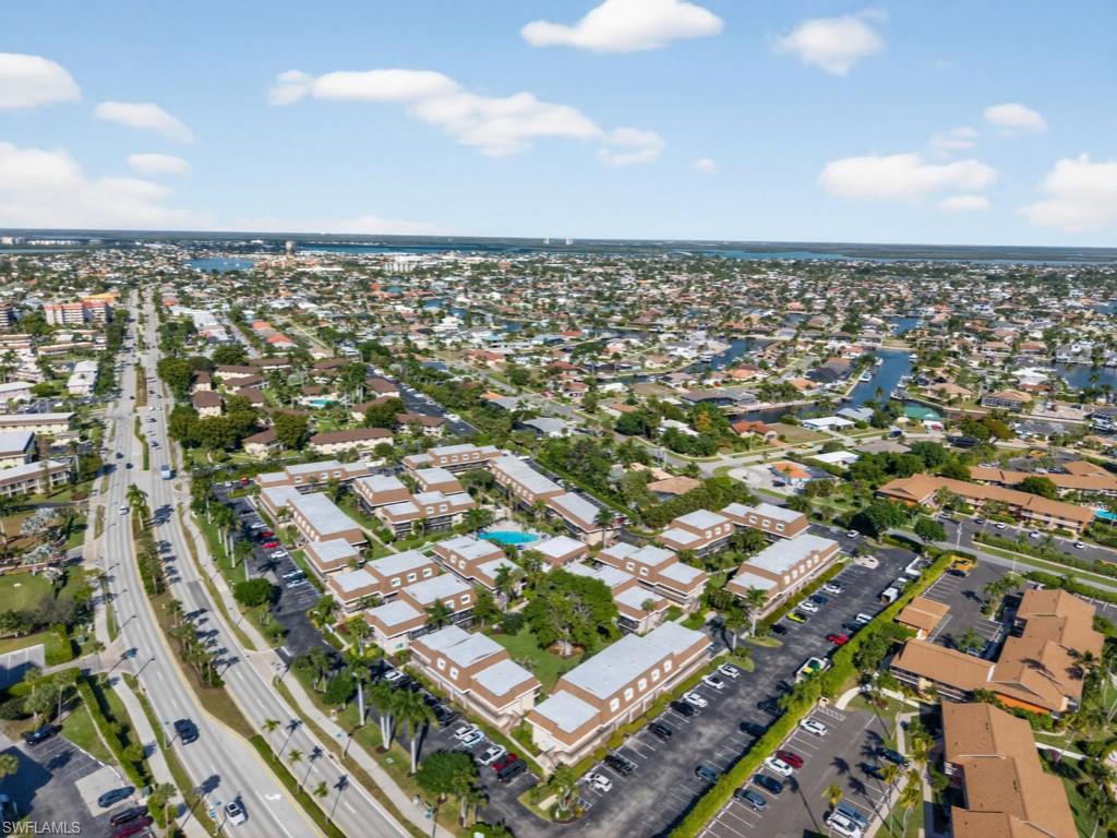ISLAND MANOR APTS - Residential