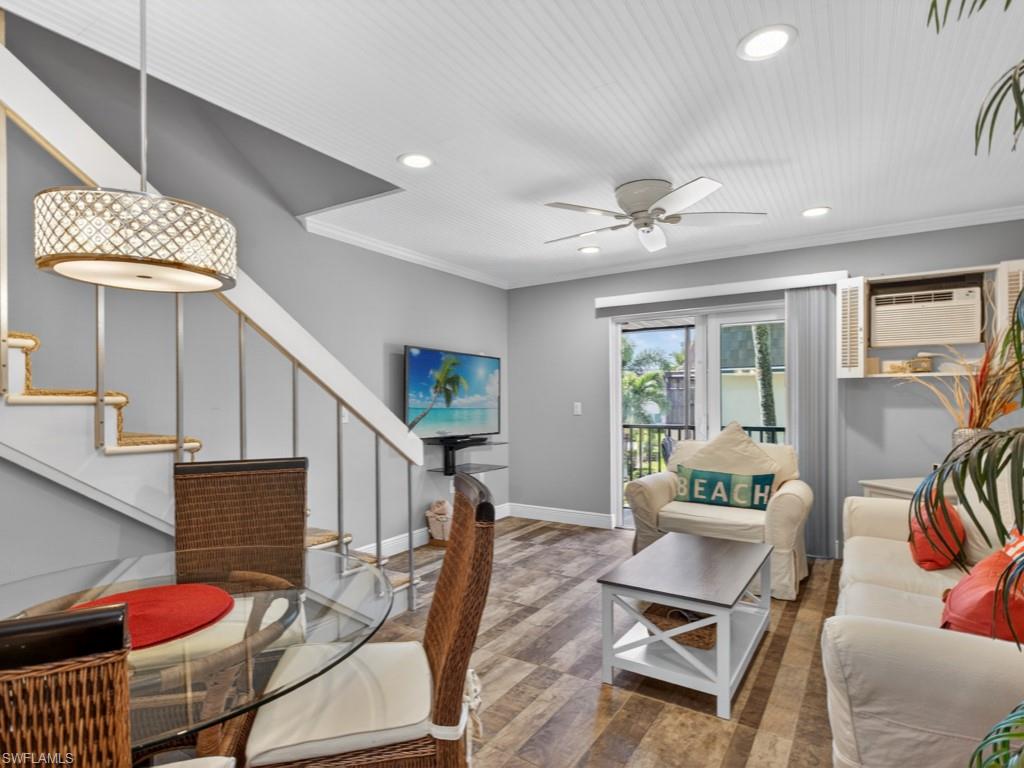 ISLAND MANOR APTS - Residential