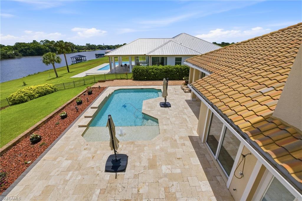 CALOOSA SHORES - Residential