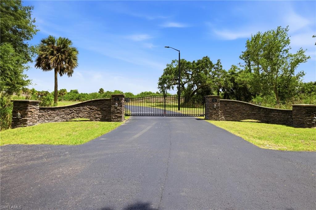 CALOOSA SHORES - Residential