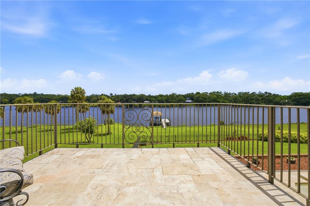 CALOOSA SHORES - Residential