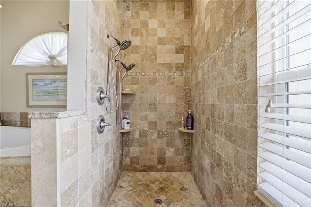 CALOOSA SHORES - Residential