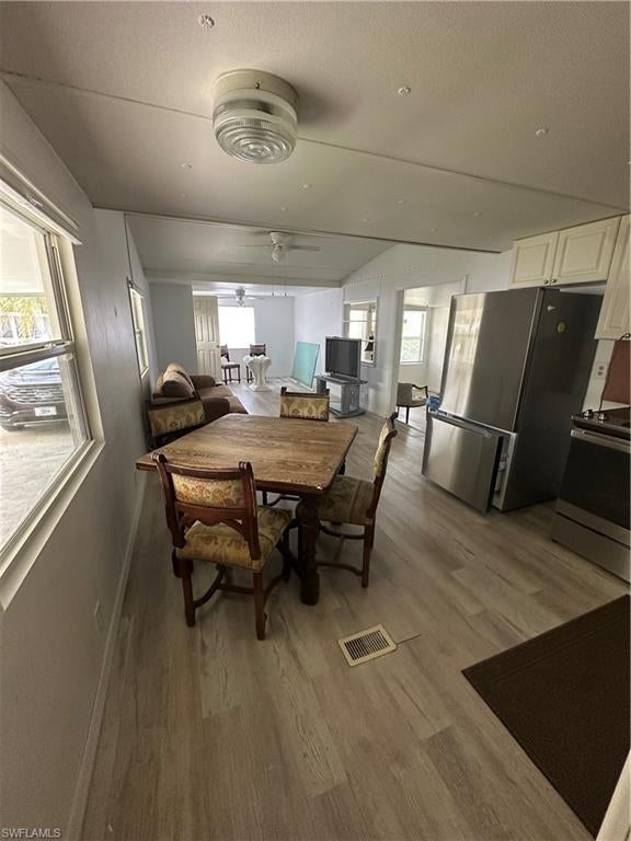 MOORHEAD MANOR - Residential