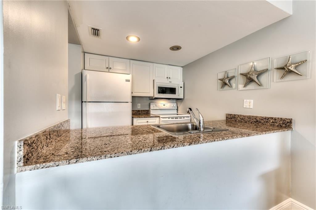 TENNIS VILLAS - Residential