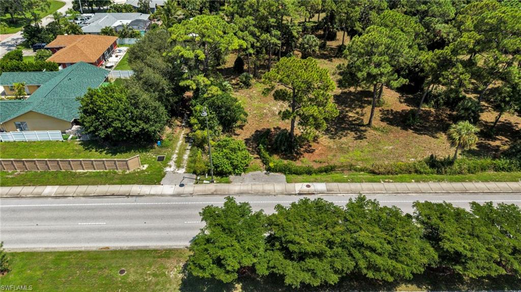 BONITA SPRINGS - Land