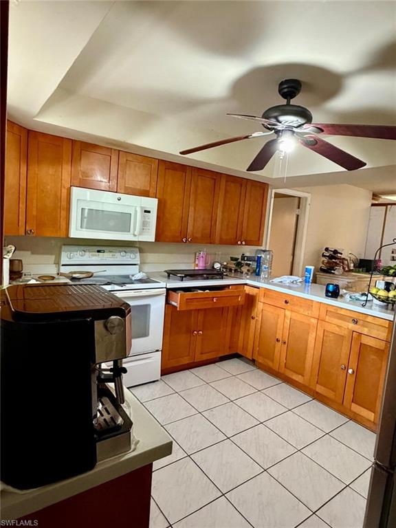 NAPLES MANOR - Residential Income