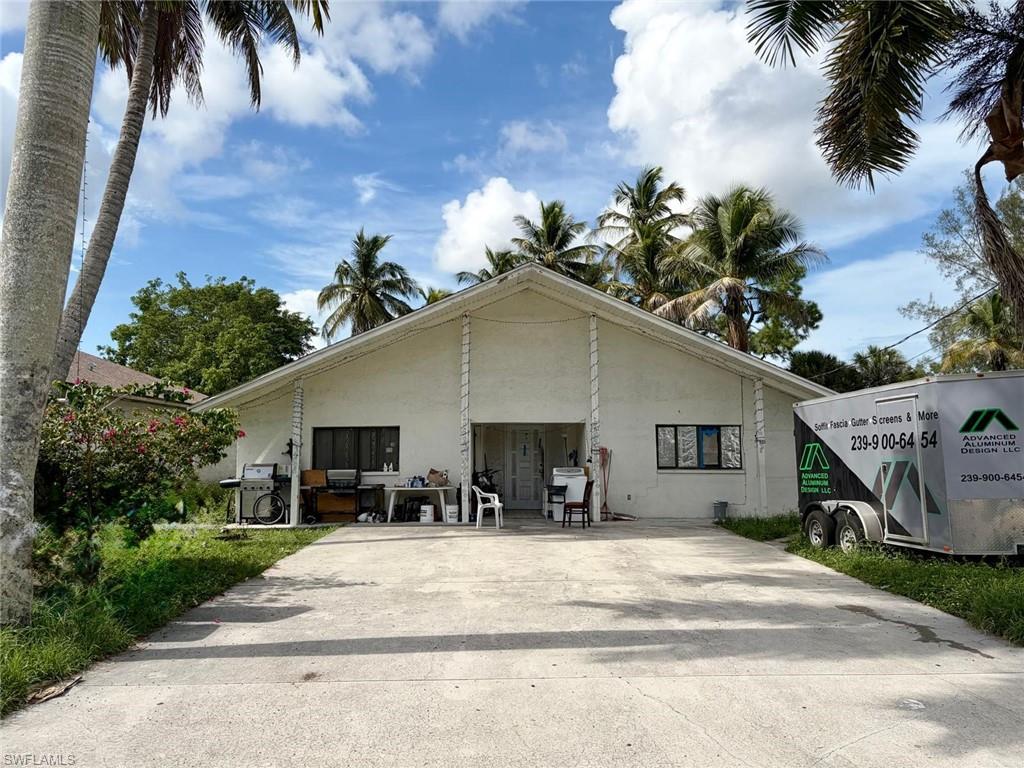 Excellent Investment Opportunity in a Desirable Naples Location! This property features 4 bedrooms and 4 bathrooms, offering flexibility and strong potential for rental income. Currently tenant-occupied.
Conveniently located near shopping, dining, and everyday amenities, this property offers both location appeal and long-term investment potential. Don’t miss this opportunity to invest in the Naples real estate market!