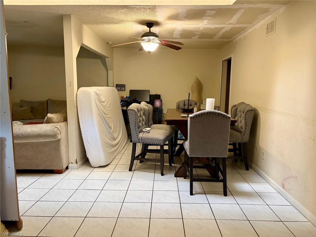 NAPLES MANOR - Residential Income