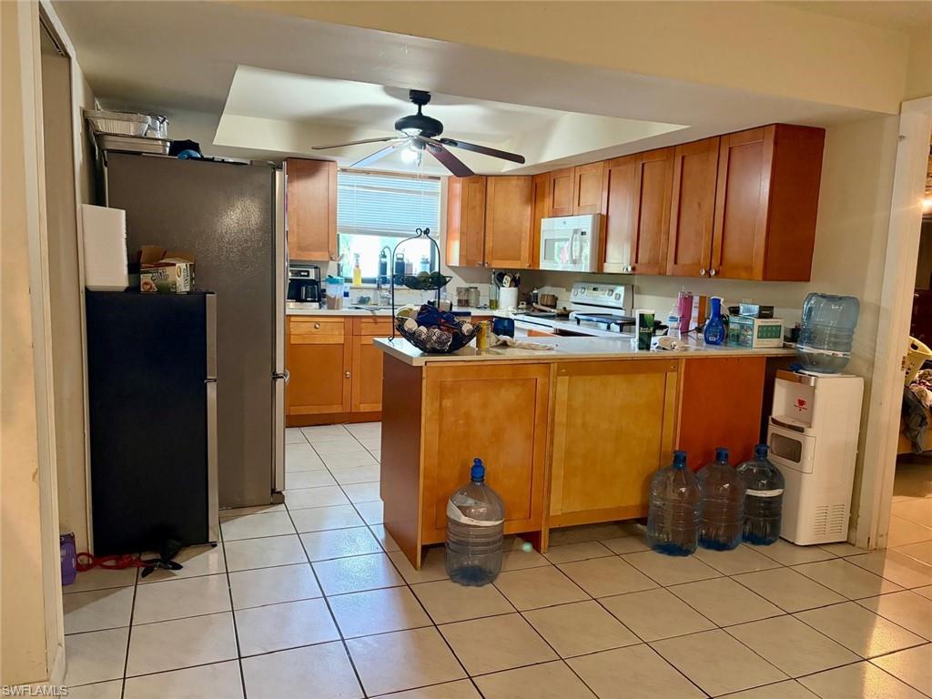 NAPLES MANOR - Residential Income