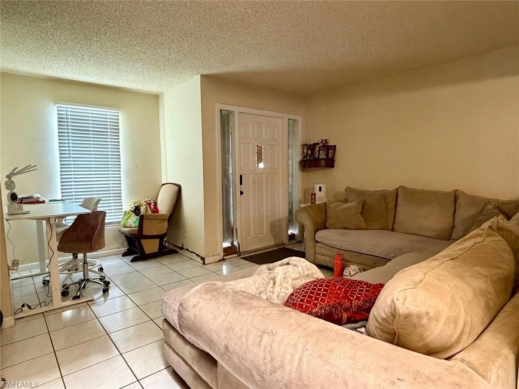 NAPLES MANOR - Residential Income