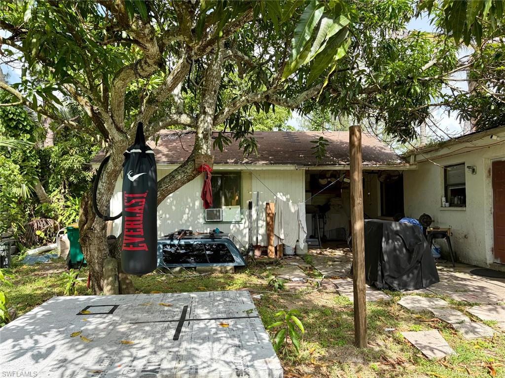NAPLES MANOR - Residential Income