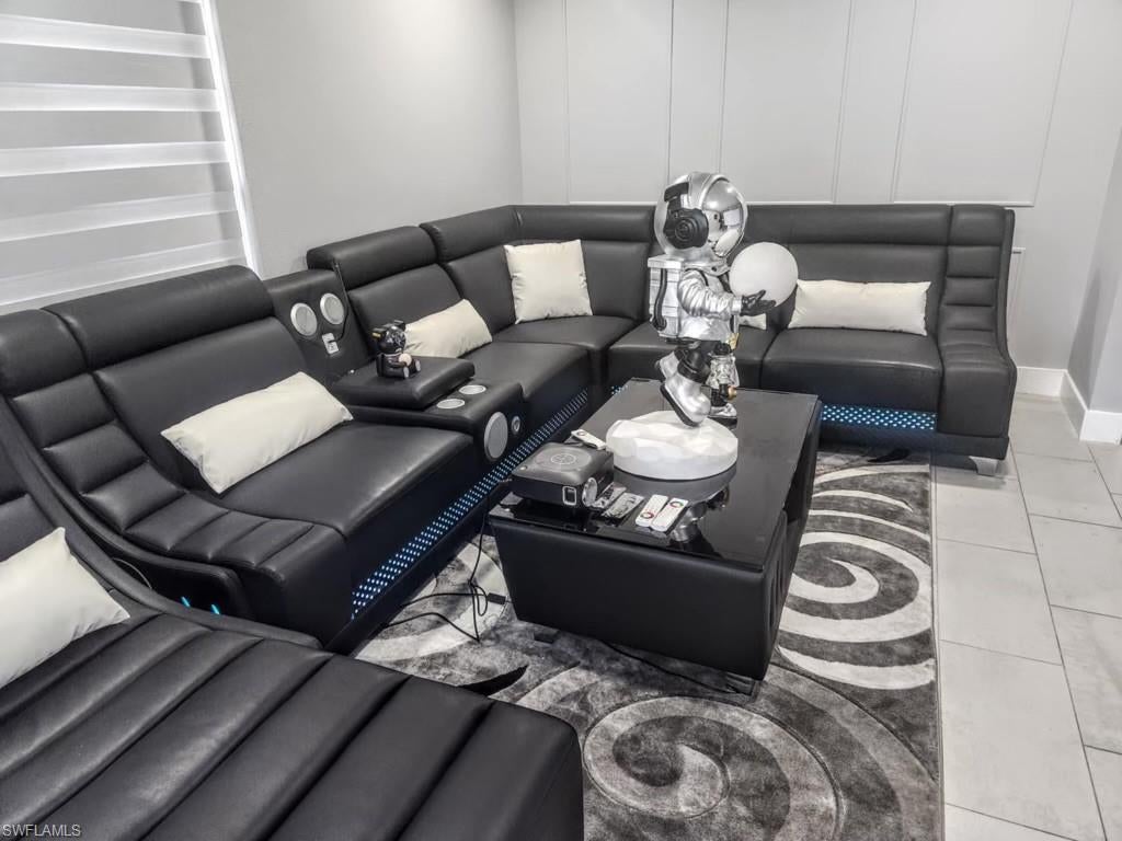 PEPPERTREE POINTE - Residential
