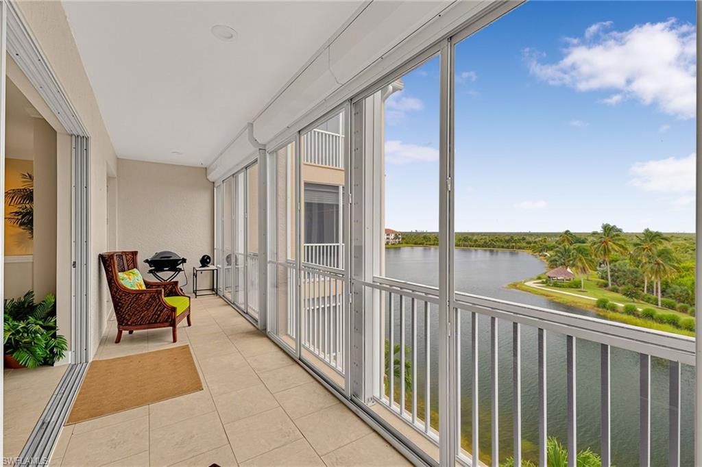 SUTTON WALK - Residential