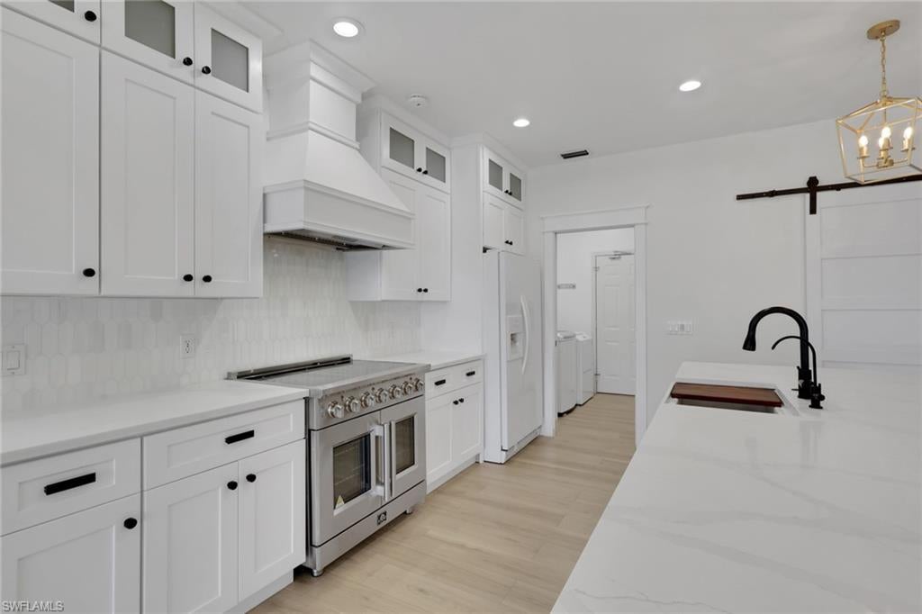 LONGSHORE LAKE - Residential