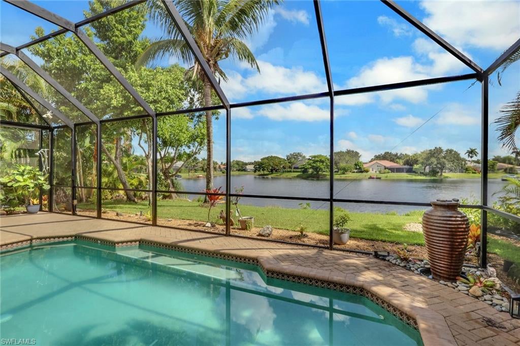 LONGSHORE LAKE - Residential