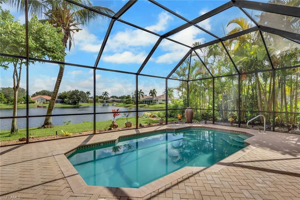 LONGSHORE LAKE - Residential