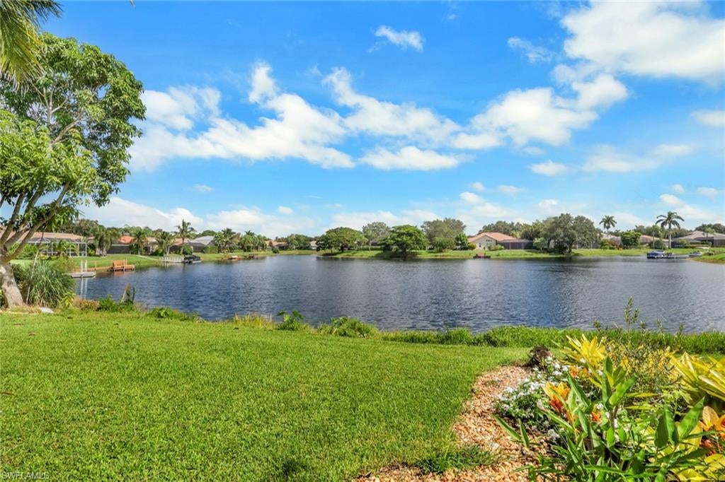 LONGSHORE LAKE - Residential