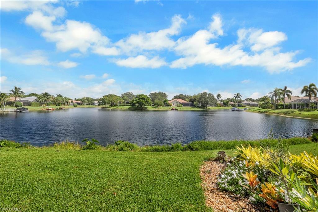 LONGSHORE LAKE - Residential