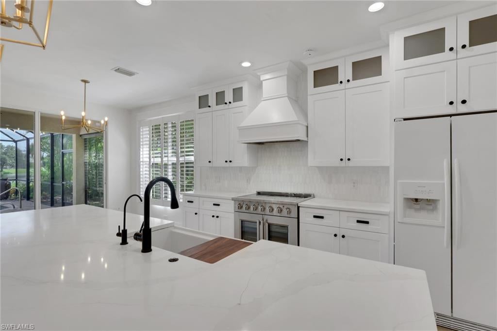 LONGSHORE LAKE - Residential