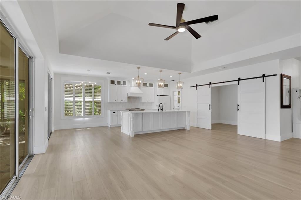LONGSHORE LAKE - Residential