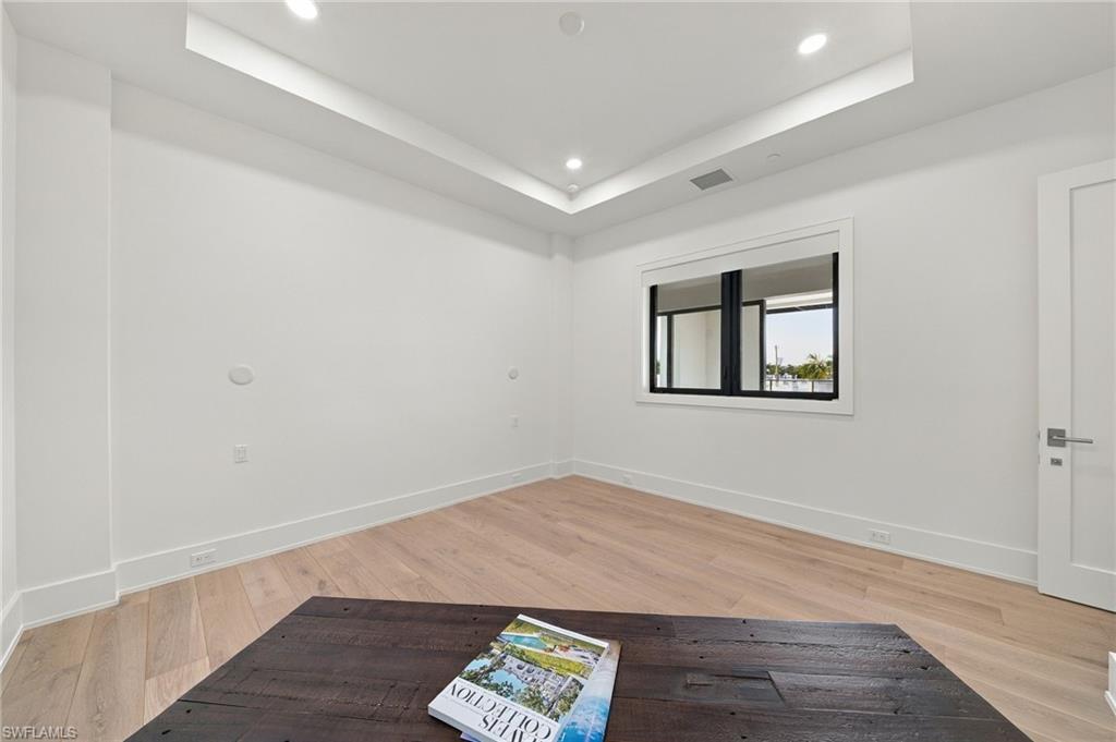 STELLA NAPLES - Residential