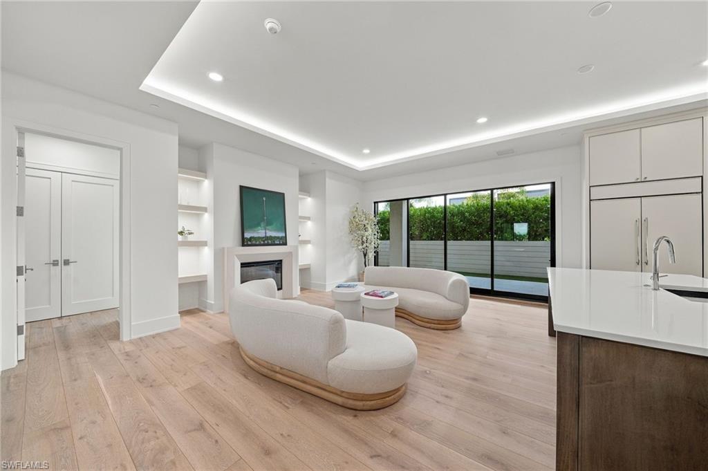 STELLA NAPLES - Residential