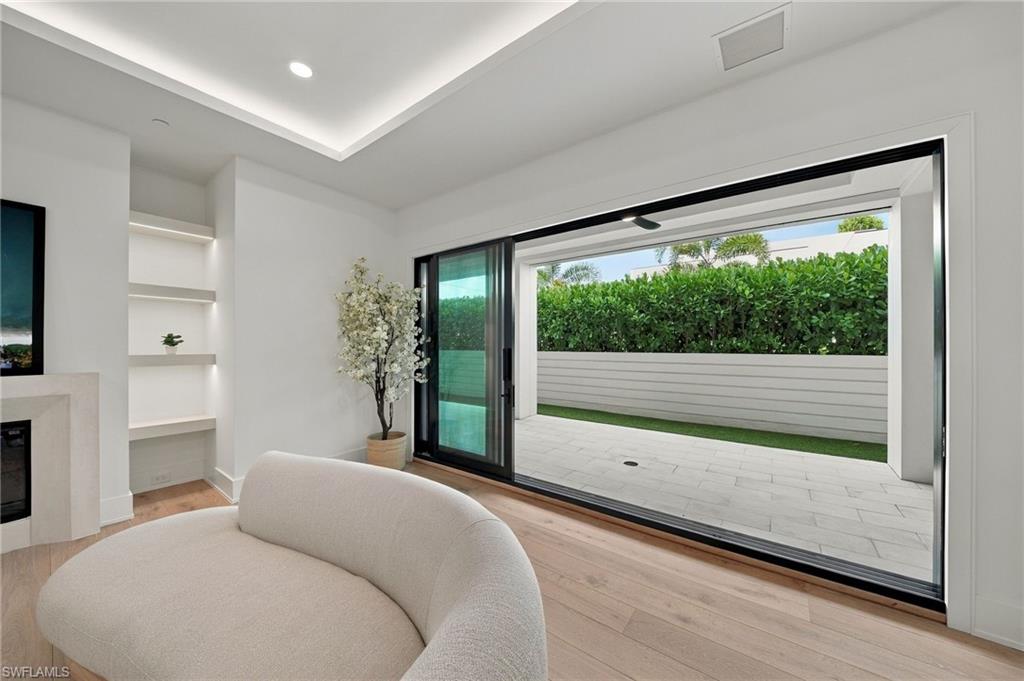 STELLA NAPLES - Residential