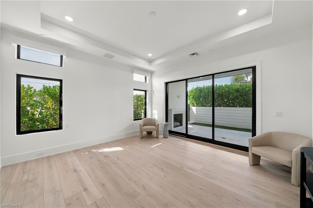 STELLA NAPLES - Residential
