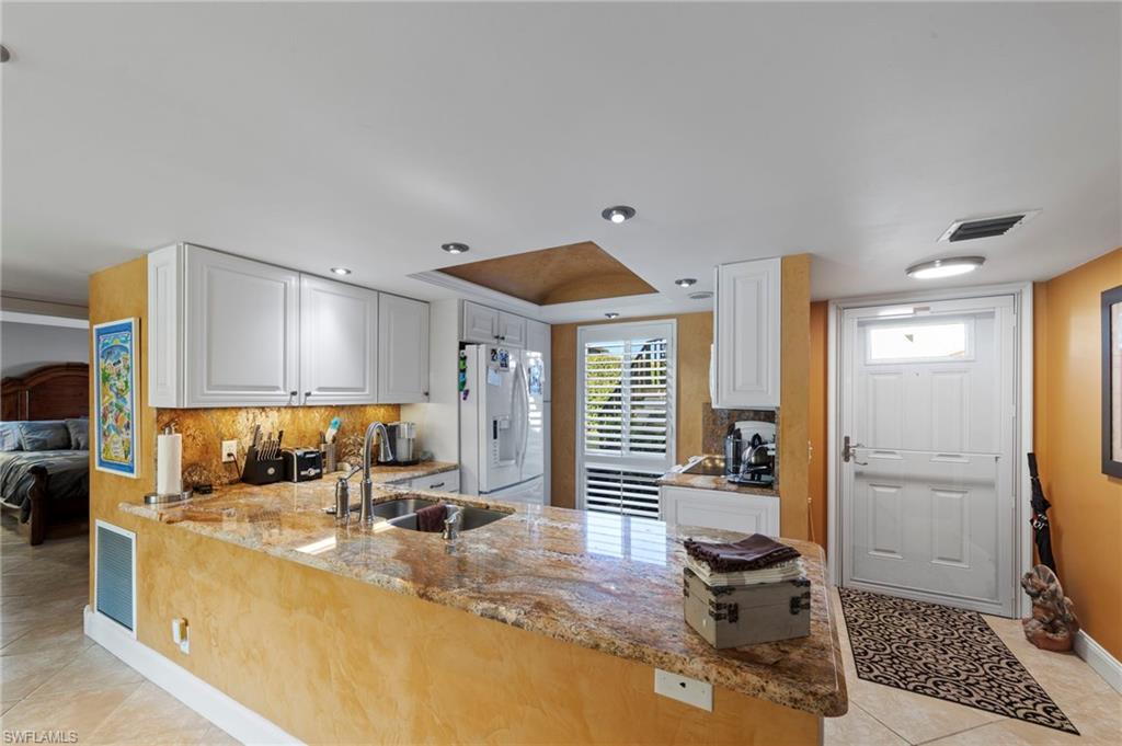 GLADES COUNTRY CLUB - Residential