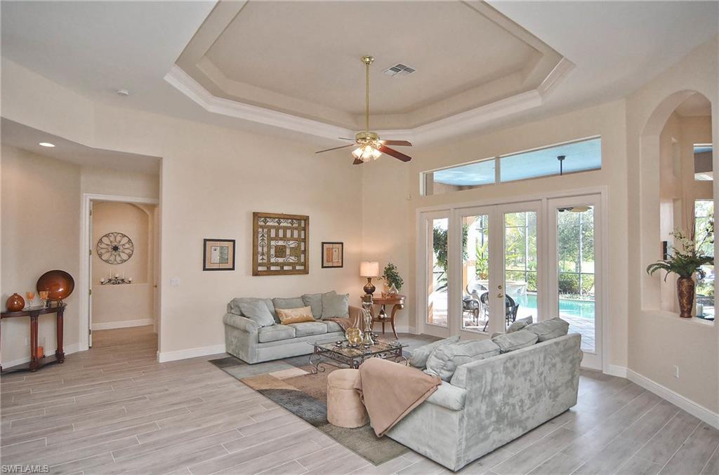 BELLE LAGO - Residential