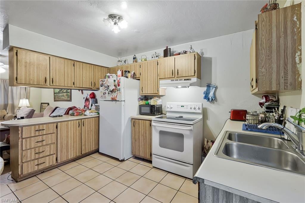 SAN CARLOS PARK - Residential Income