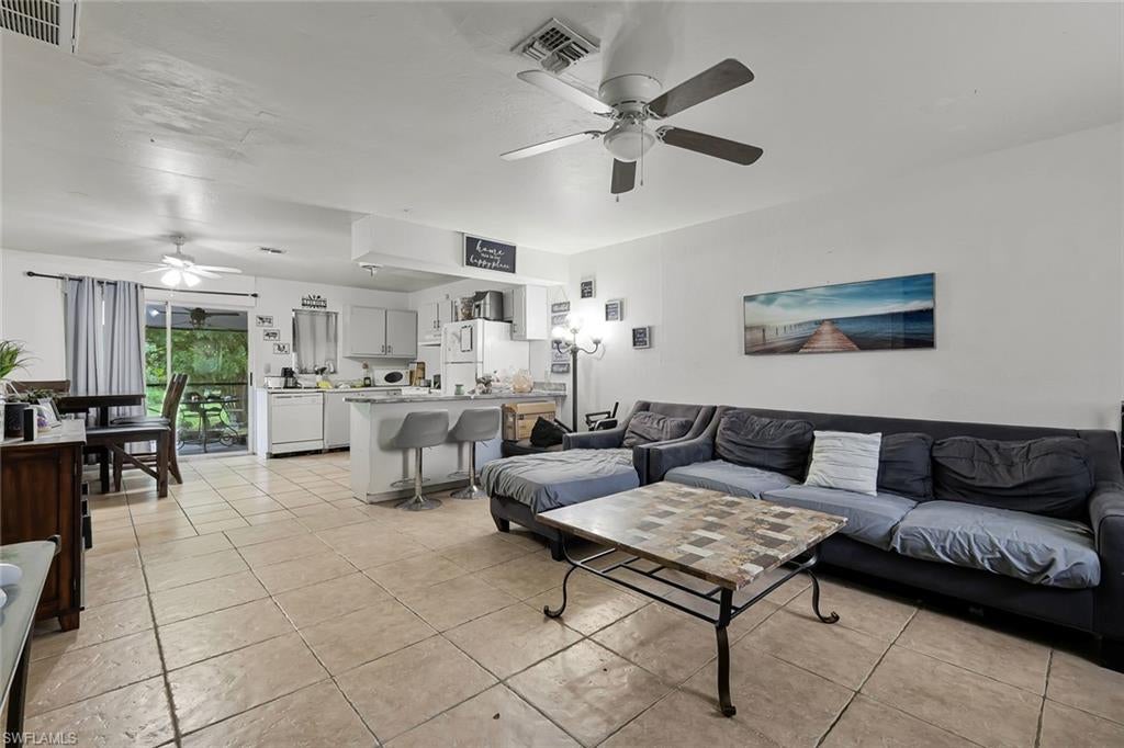 SAN CARLOS PARK - Residential Income