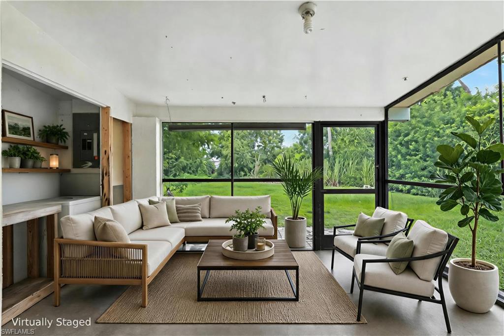SAN CARLOS PARK - Residential Income