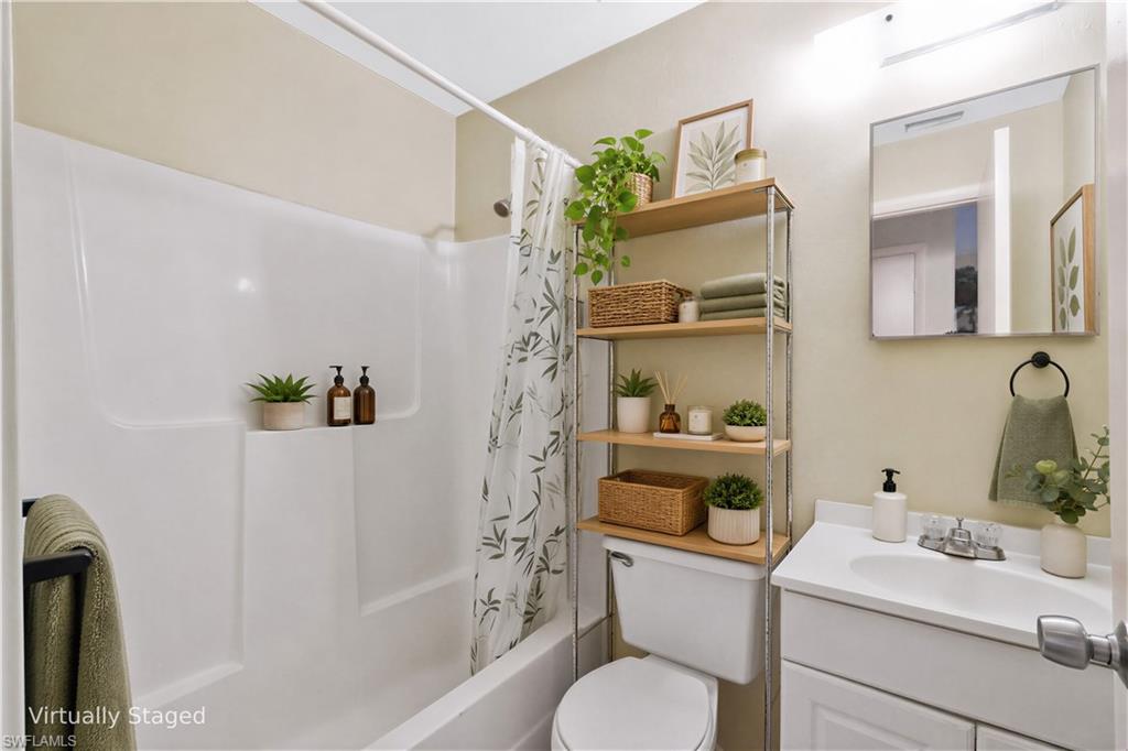 SAN CARLOS PARK - Residential Income