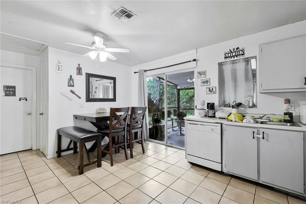 SAN CARLOS PARK - Residential Income