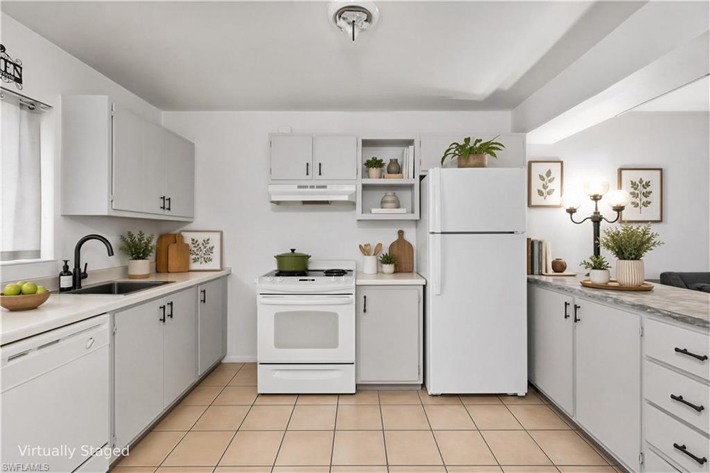 SAN CARLOS PARK - Residential Income