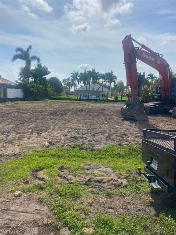 CAPE CORAL - Land
