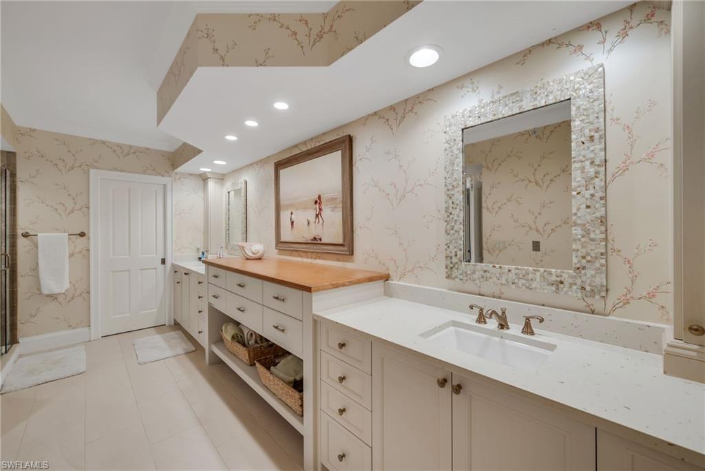 CARLYSLE AT BAY COLONY - Residential