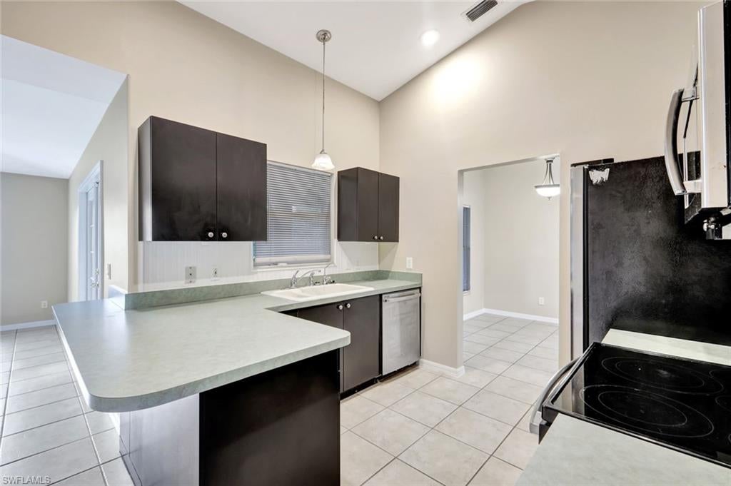 SAN CARLOS PARK - Residential Lease
