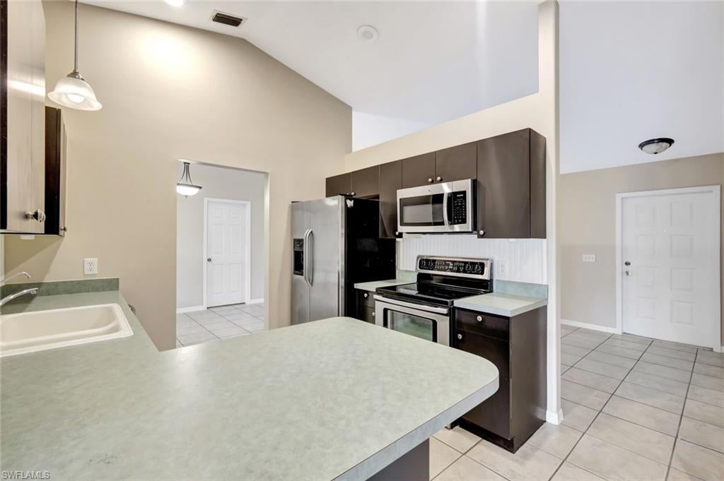 SAN CARLOS PARK - Residential Lease