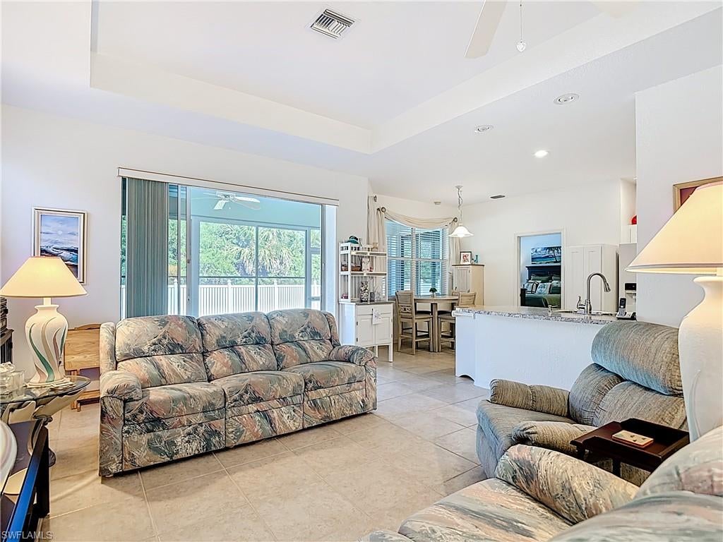 LAKE PEMBROKE - Residential